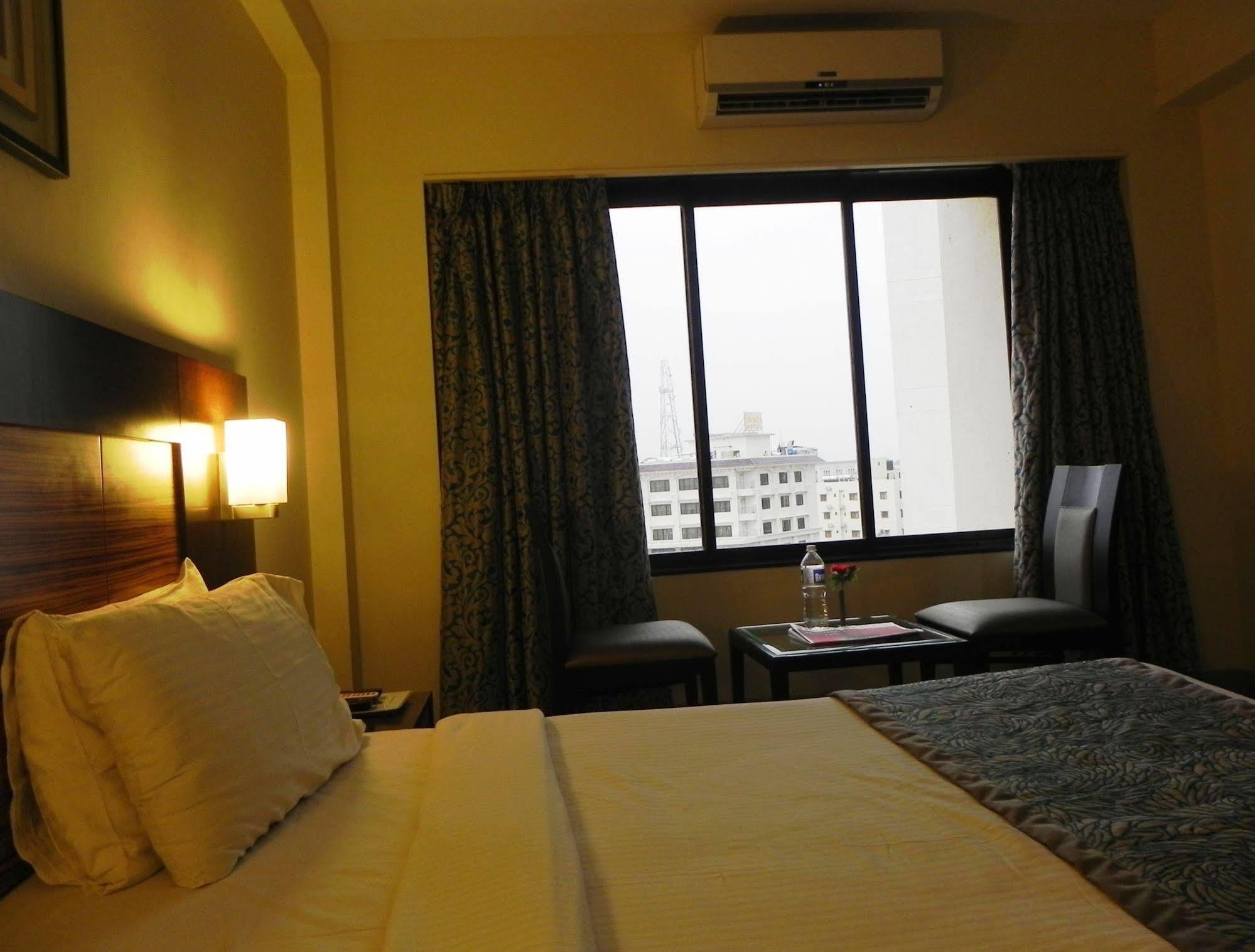 Collection O Reeva Regency Hotel Shirdi Exterior photo